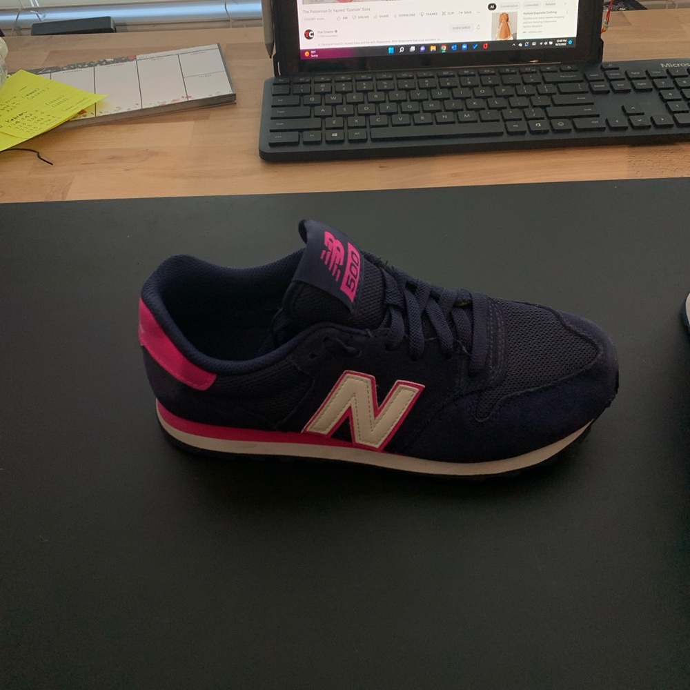 New Balance sneaker - navy blue, fuschia, white Size 7.5 - Picture 6 of 9